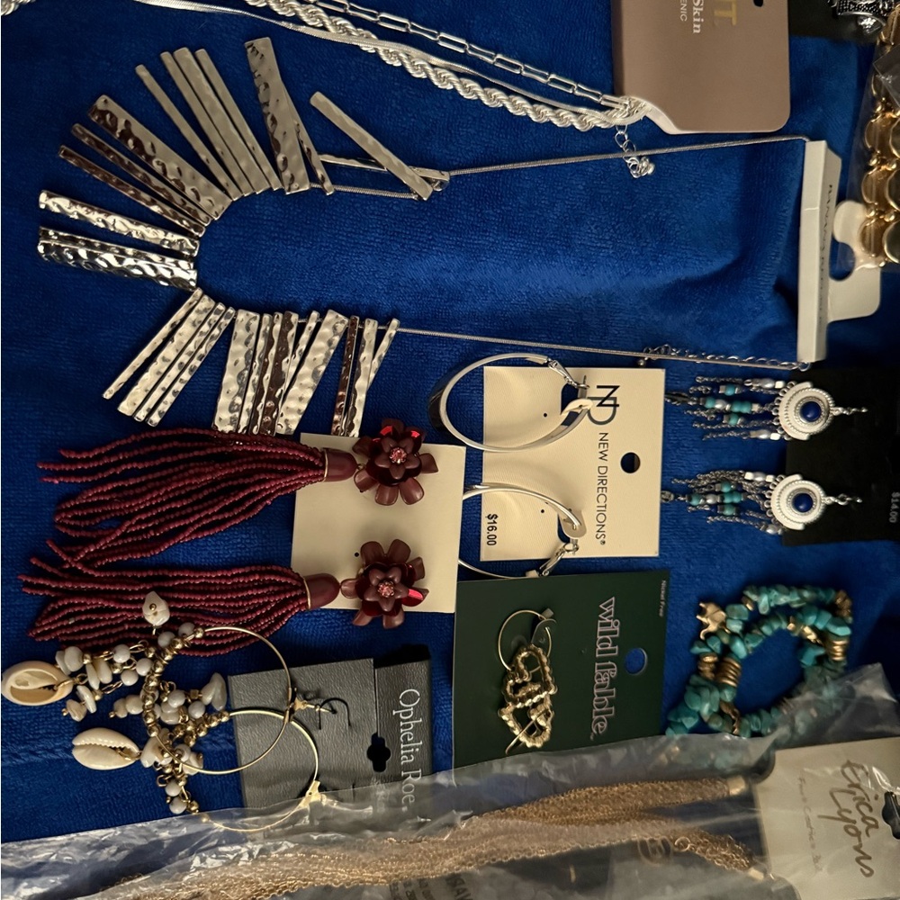 Amazon/ Macy’s Liquidation Jewelry Box